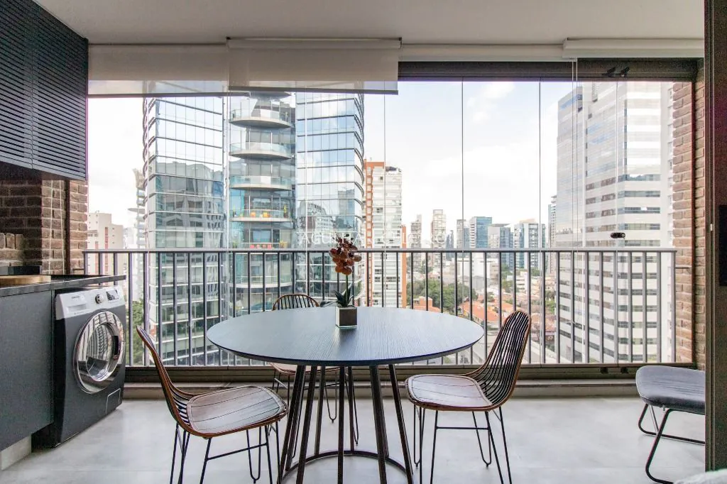 Venda/Itaim Bibi: novo, compacto e mobiliado – AP7840