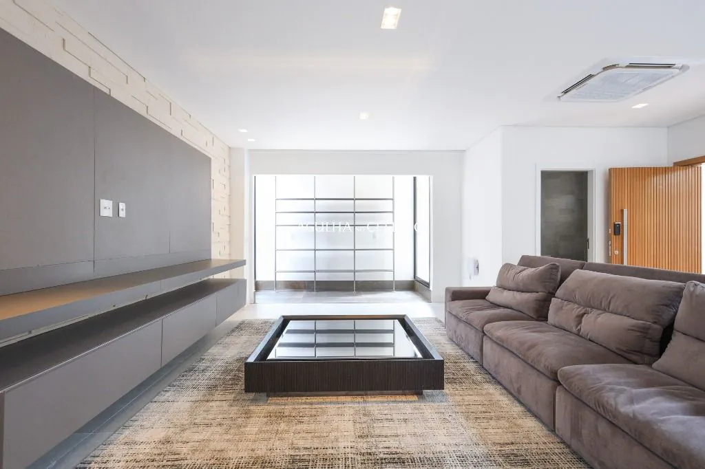 Residência Próxima ao Iguatemi e Clube Pinheiros – CA1002