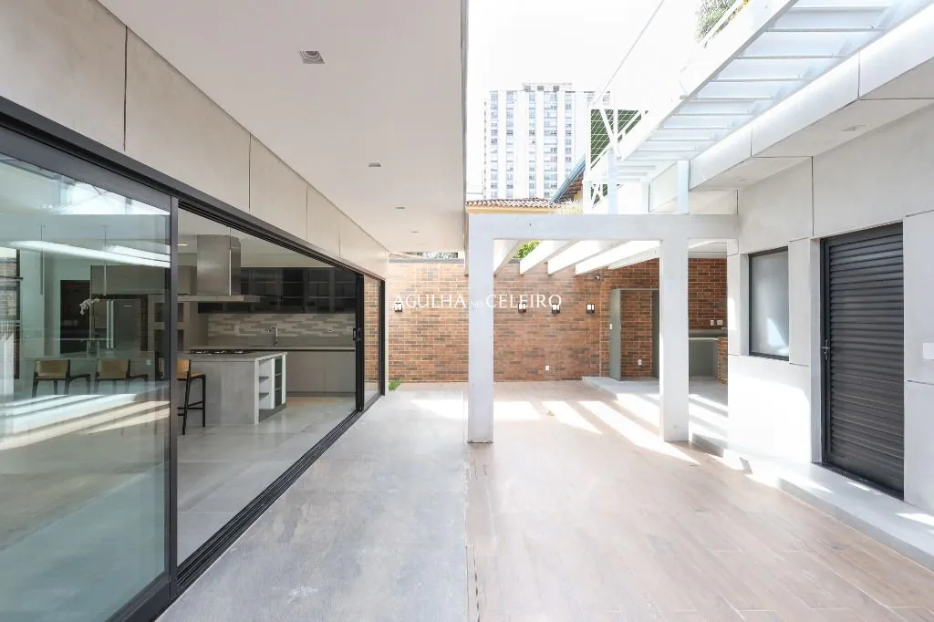 Residência Próxima ao Iguatemi e Clube Pinheiros – CA1002