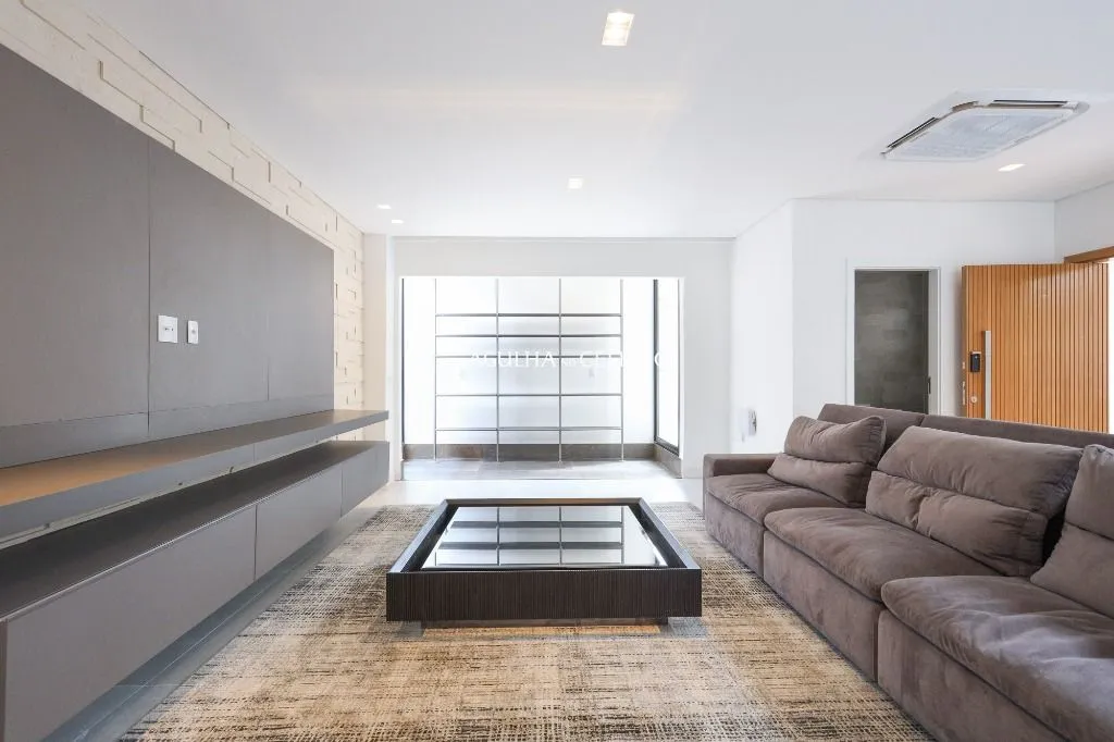 Residência Próxima ao Iguatemi e Clube Pinheiros – CA1002