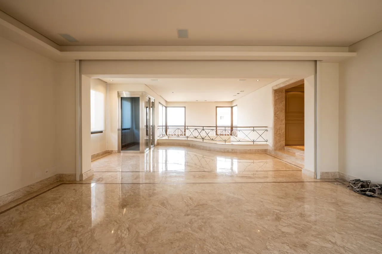 Cobertura duplex com excelente localização no Jardim América – CO0589