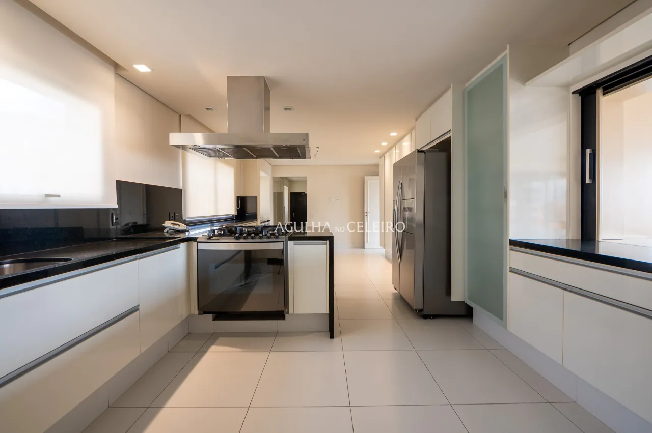 Cobertura duplex com excelente localização no Jardim América – CO0589