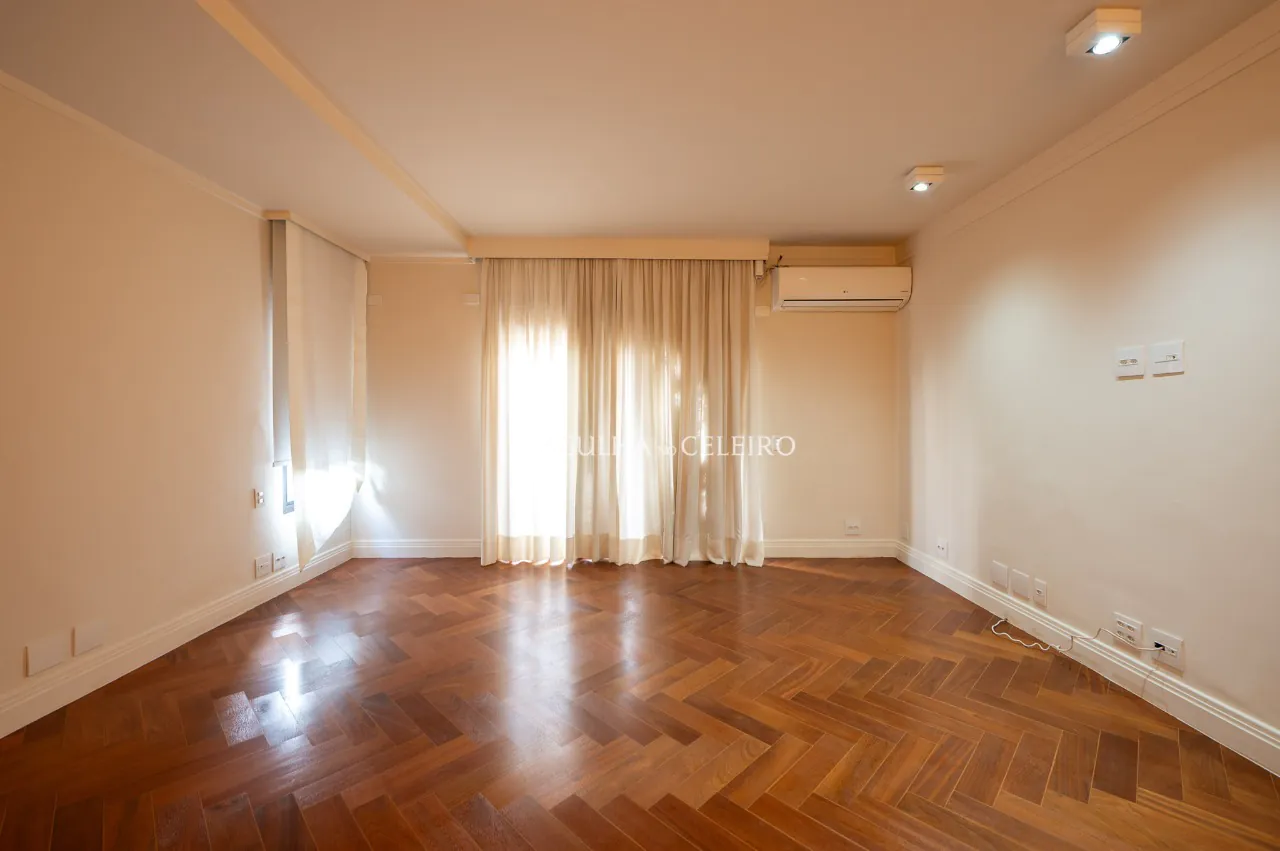 Cobertura duplex com excelente localização no Jardim América – CO0589