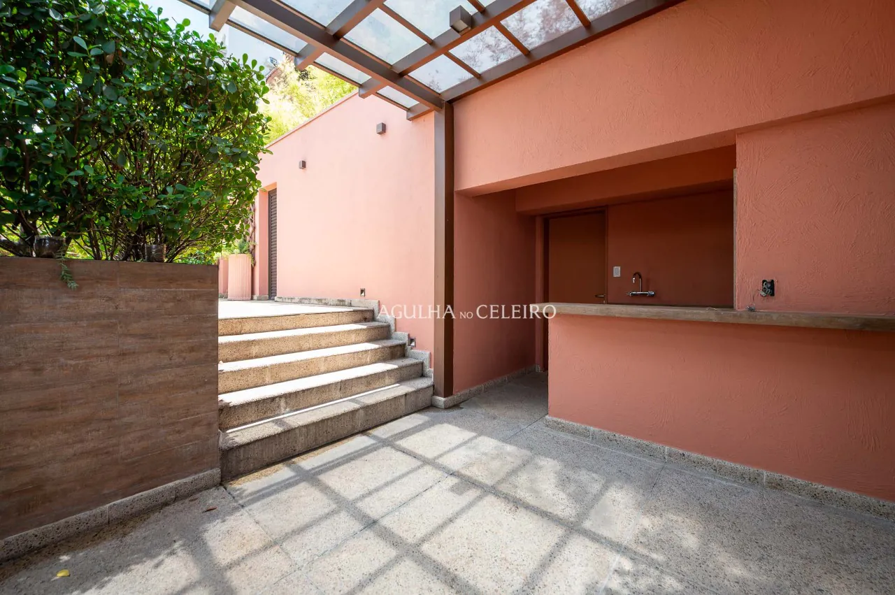 Cobertura duplex com excelente localização no Jardim América – CO0589