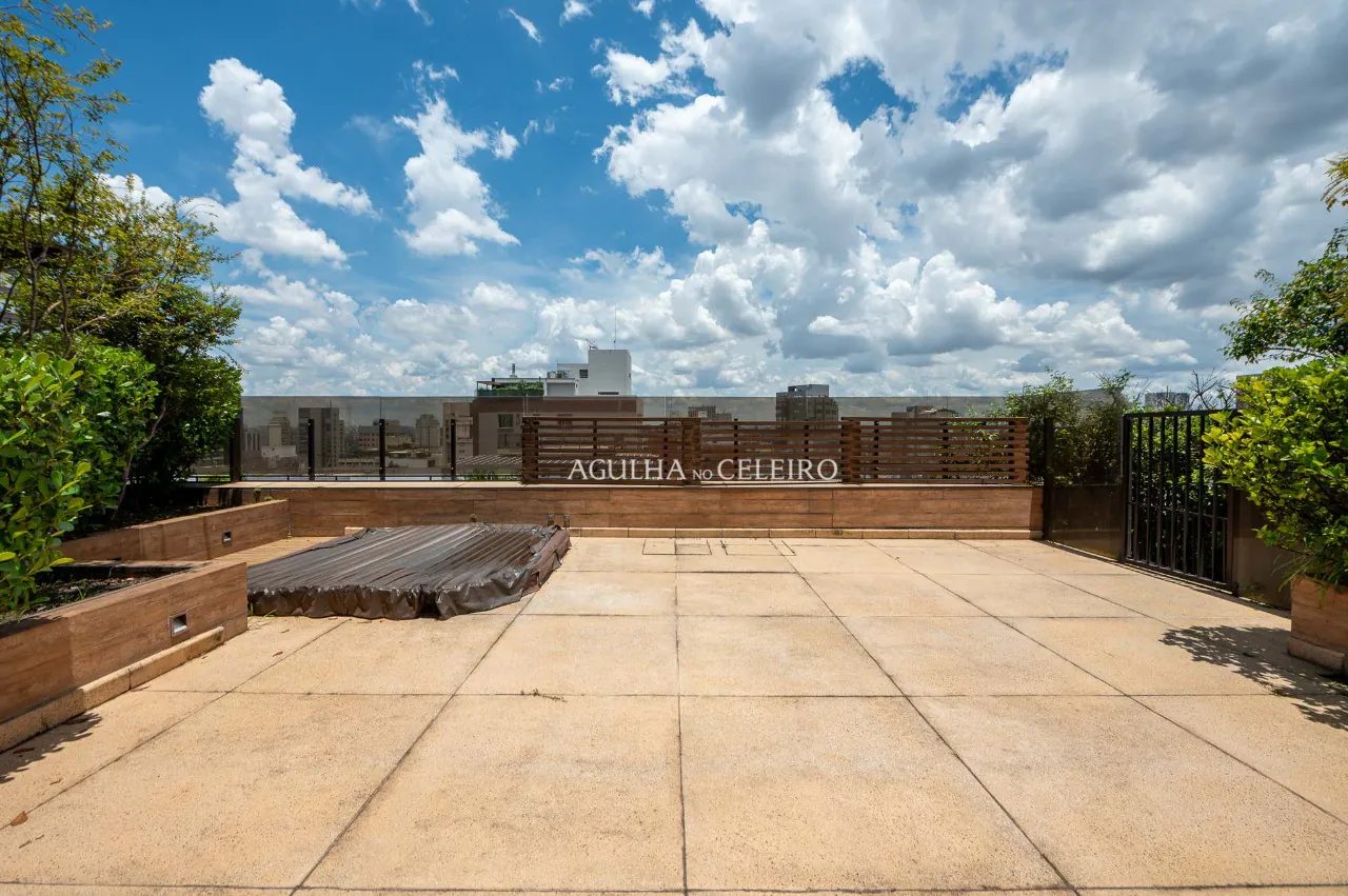 Cobertura duplex com excelente localização no Jardim América – CO0589