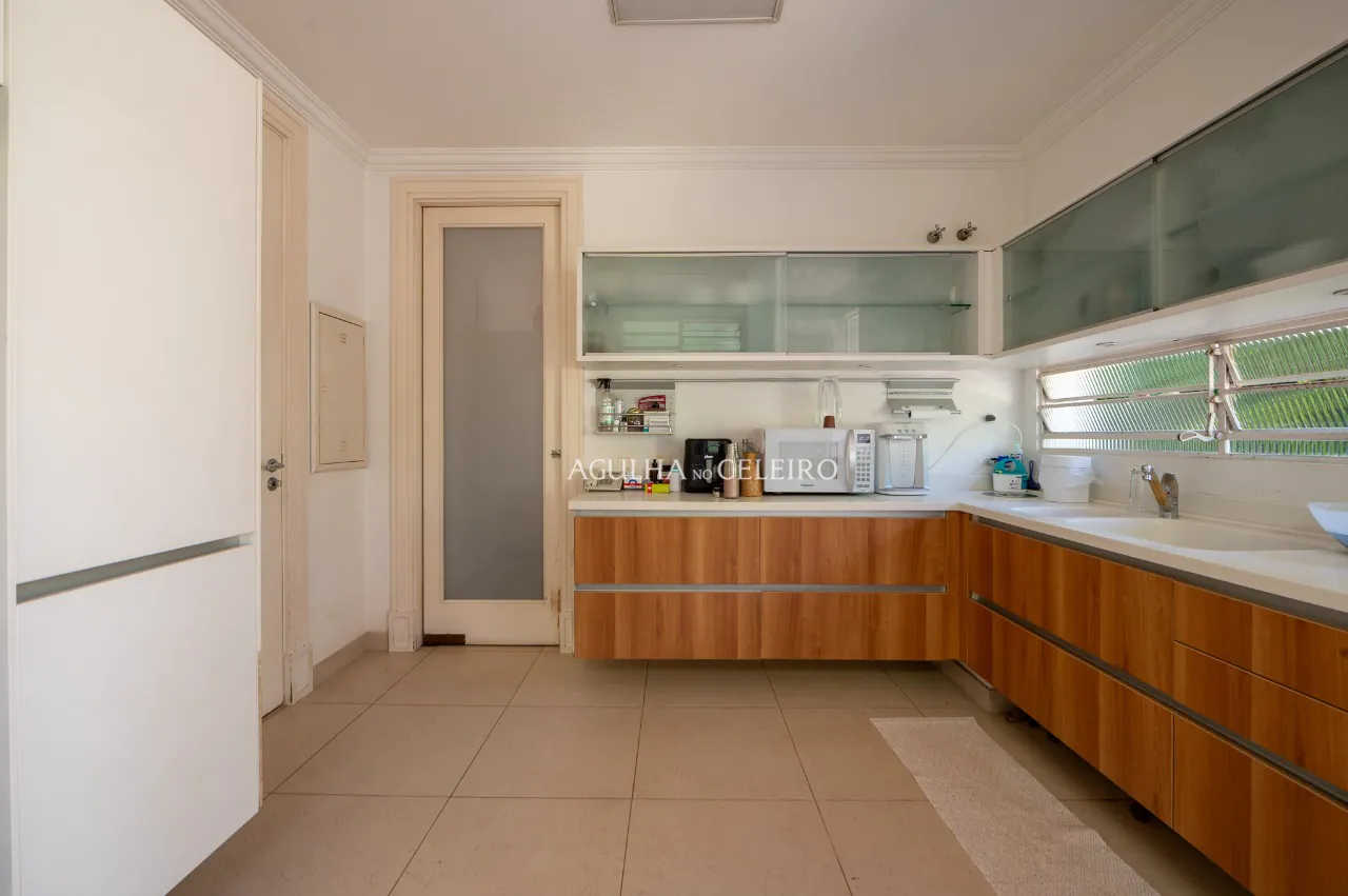 casa-com-lindo-jardim-a-venda-no-jardim-paulista-18769-7