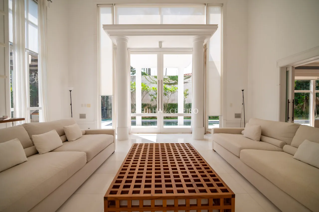 casa-no-miolo-do-jardim-guedala-18963-3