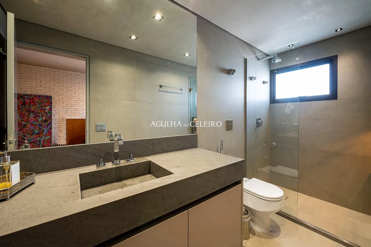 Apartamento espetacular à venda na Vila Nova Conceição, com reforma moderna e sofisticada. – 13664