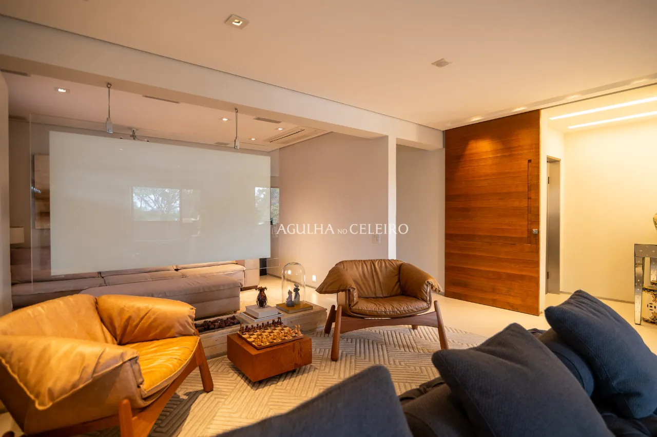 Apartamento reformado localizado no miolo de Moema Pássaros – 17943