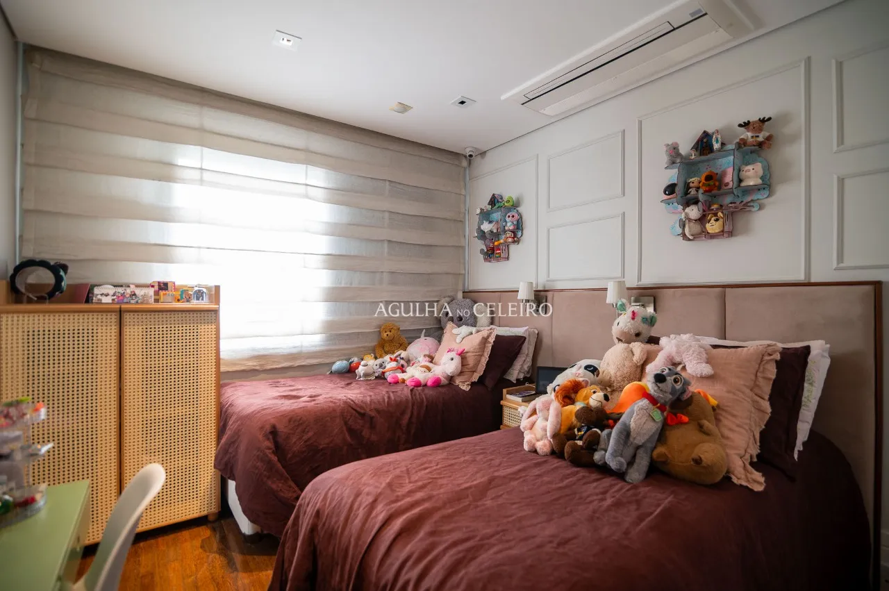 Apartamento reformado localizado no miolo de Moema Pássaros – 17943