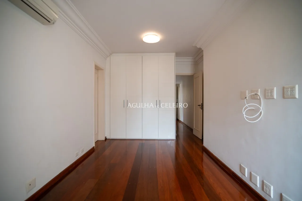 Lindo apartamento aconchegante localizado em rua tranquila. – 18415