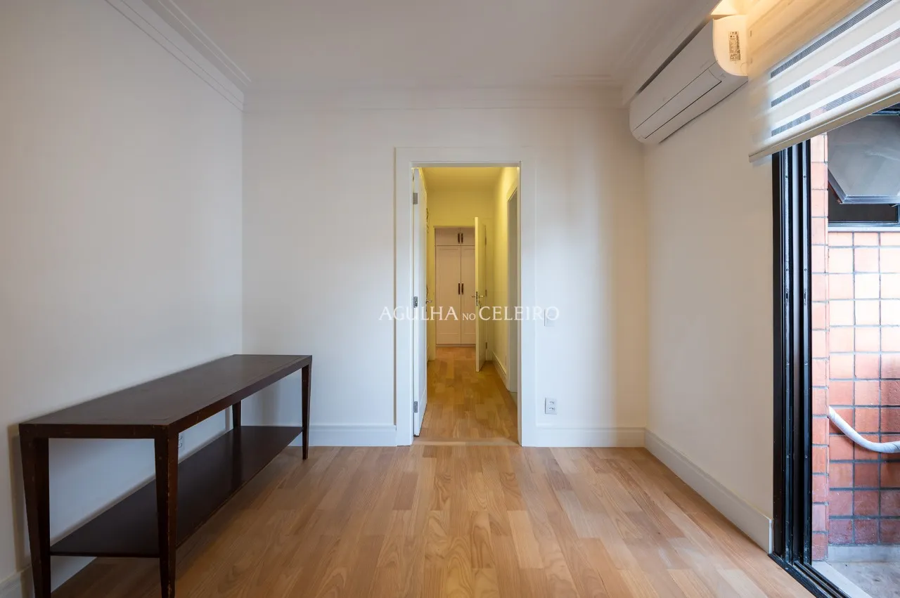 Apartamento bem localizado e reformado no Itaim – 18594