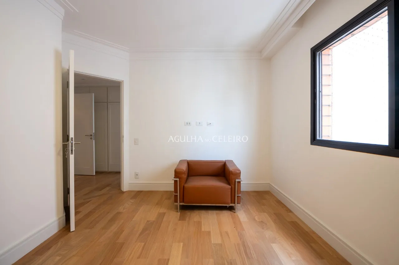 Apartamento bem localizado e reformado no Itaim – 18594