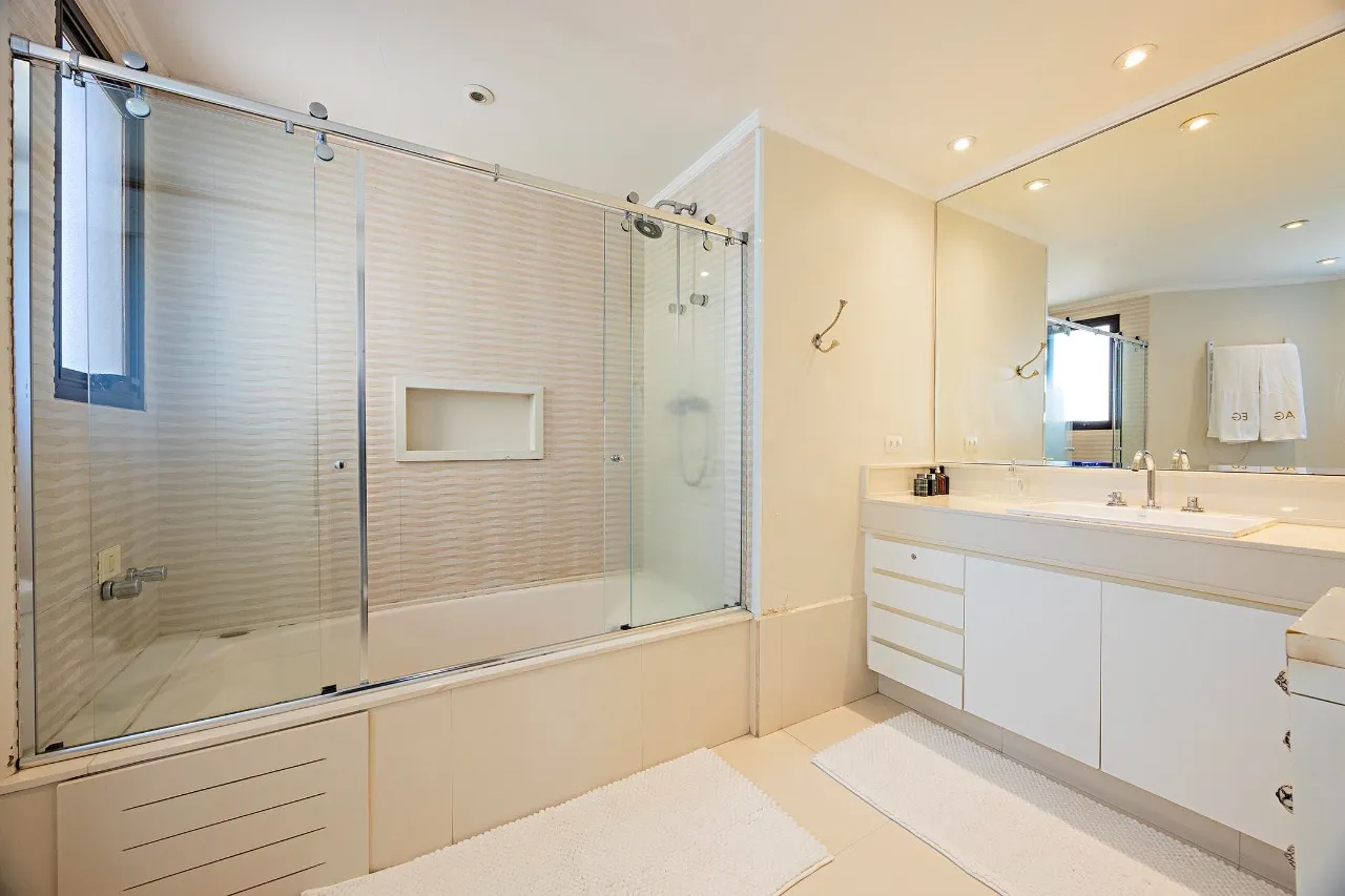 Vista livre e varanda gourmet em localização privilegiada de Moema – 18916