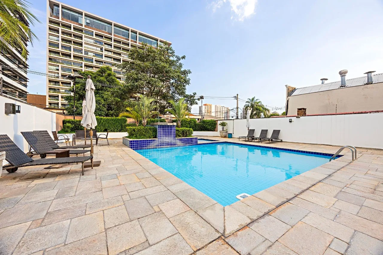 Vista livre e varanda gourmet em localização privilegiada de Moema – 18916