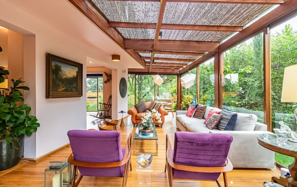 Casa descolada, assinada por Cândido Malta, elegante e acolhedora em Alto de Pinheiros. – CA0765