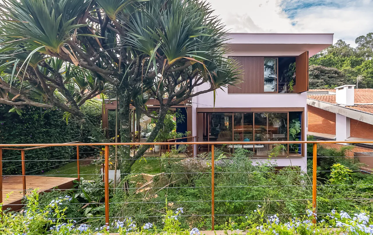 Casa descolada, assinada por Cândido Malta, elegante e acolhedora em Alto de Pinheiros. – CA0765