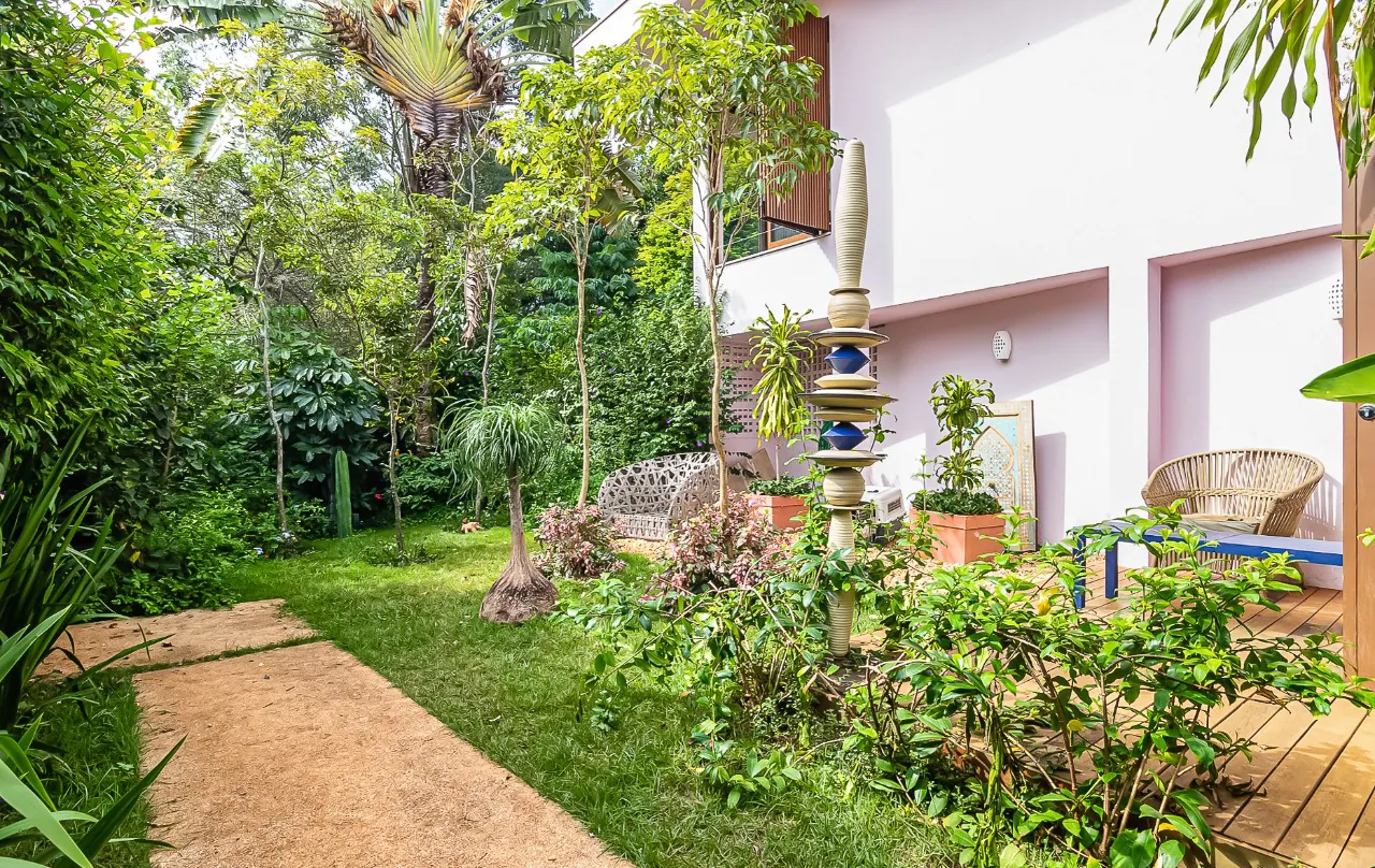 Casa descolada, assinada por Cândido Malta, elegante e acolhedora em Alto de Pinheiros. – CA0765