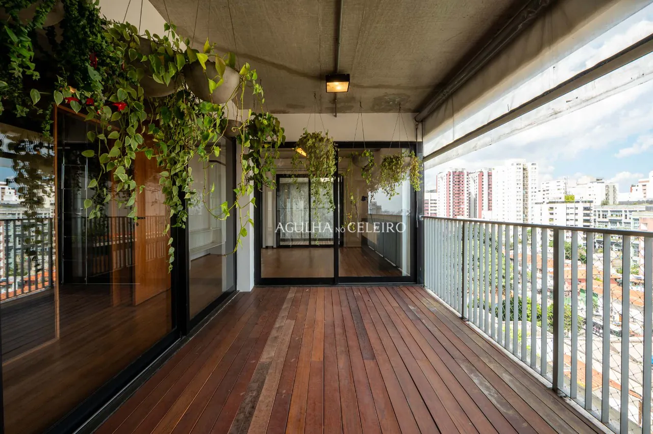 Cobertura em edifício moderno e descolado à venda na Vila Madalena – CO0018