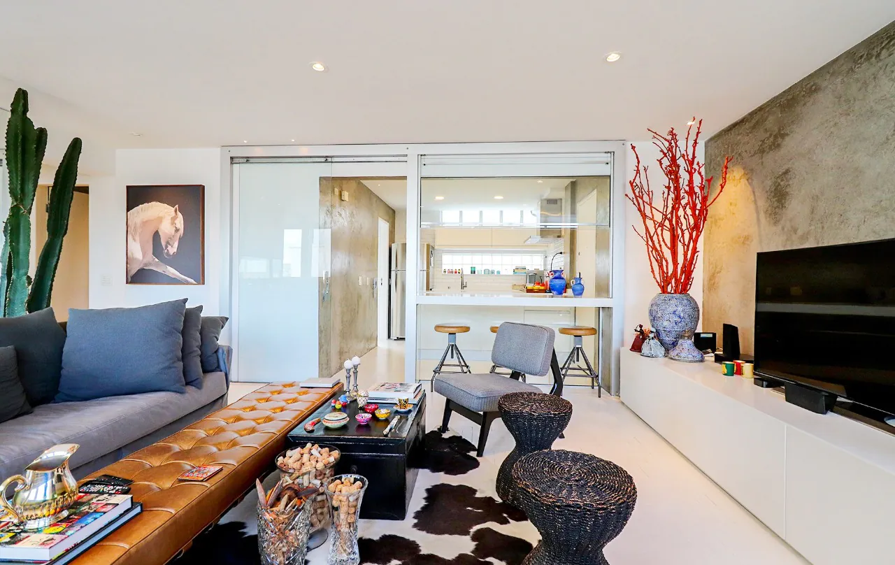 Cobertura charmosa, com área externa de tirar o fôlego e ambientes integrados, em Pinheiros. – CO0372