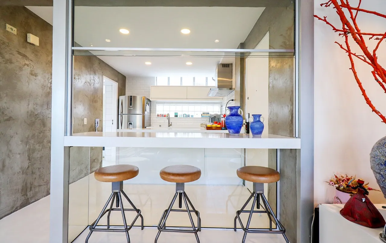 Cobertura charmosa, com área externa de tirar o fôlego e ambientes integrados, em Pinheiros. – CO0372