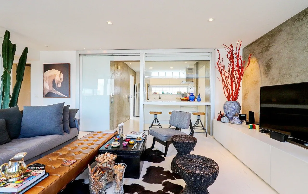 Cobertura charmosa, com área externa de tirar o fôlego e ambientes integrados, em Pinheiros. – CO0372