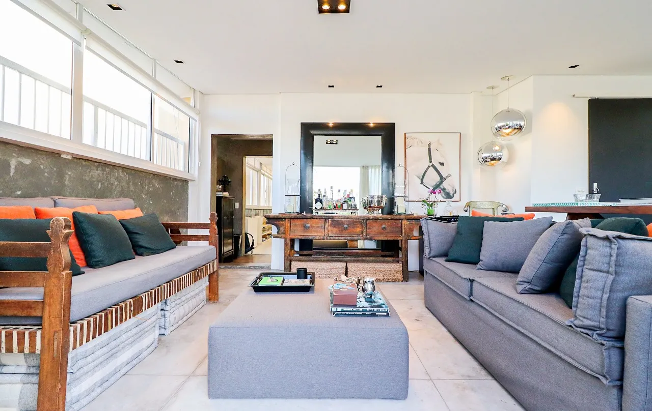 Cobertura charmosa, com área externa de tirar o fôlego e ambientes integrados, em Pinheiros. – CO0372