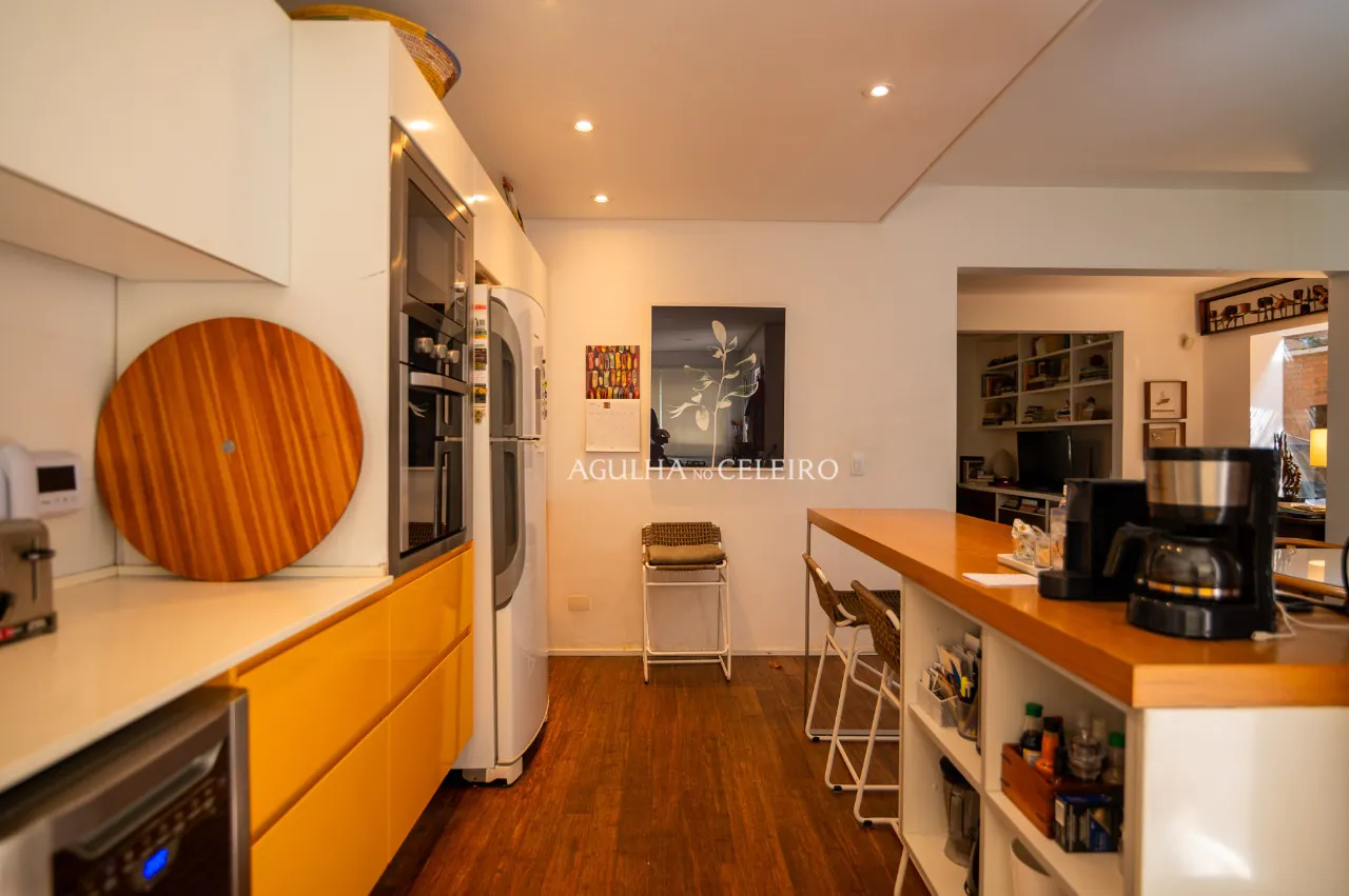 casa-alegre-e-ensolarada-no-jardim-paulistano-15751-11