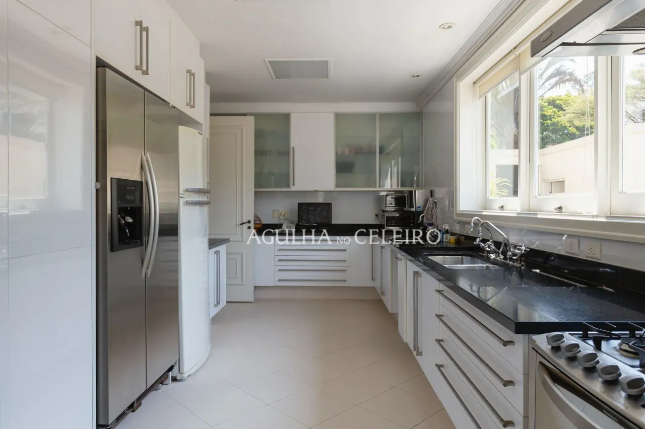 casa-com-piscina-a-venda-no-jardim-guedala-18964-9