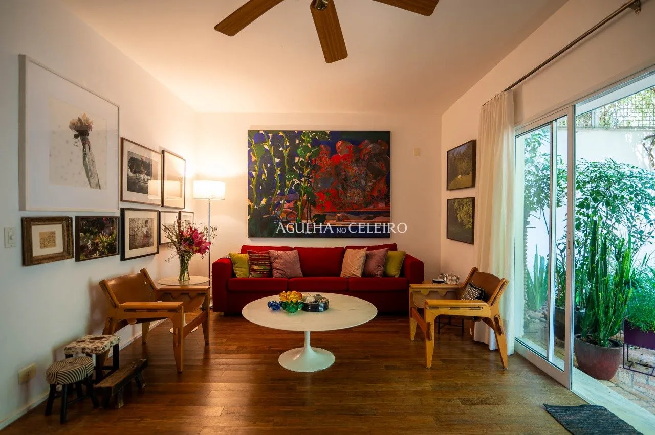 Casa alegre e ensolarada no Jardim Paulistano. – 15751