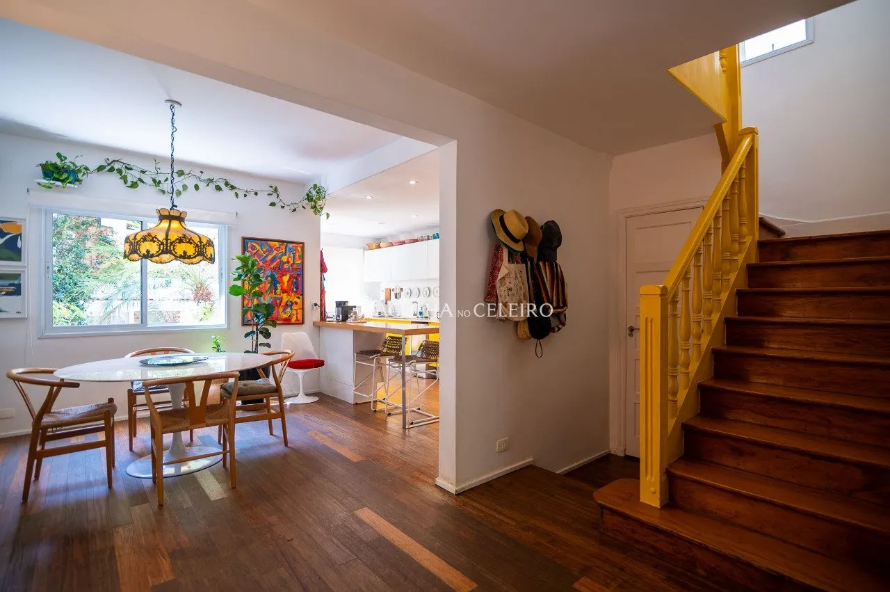 Casa alegre e ensolarada no Jardim Paulistano. – 15751