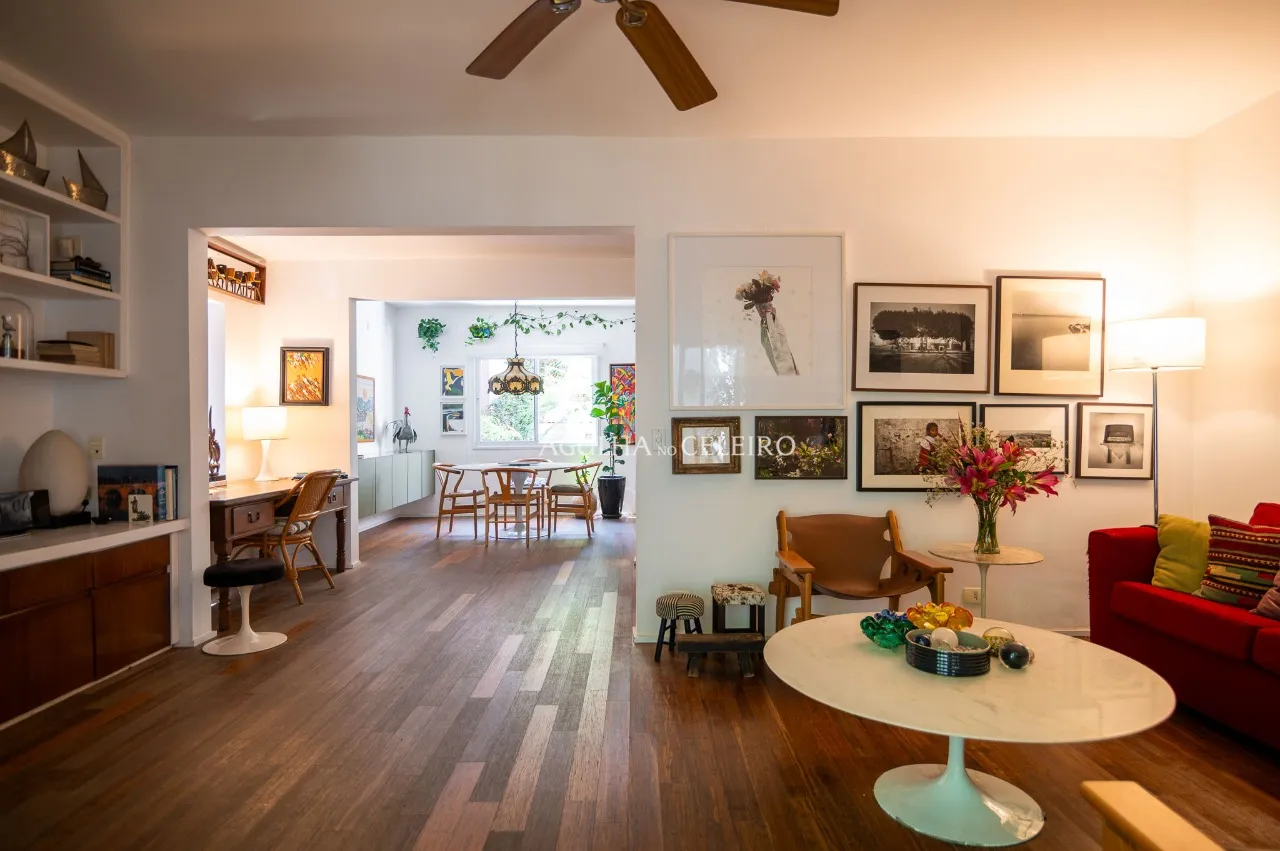 Casa alegre e ensolarada no Jardim Paulistano. – 15751