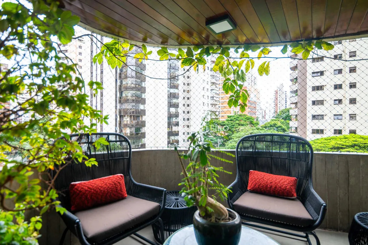 Apartamento Reformado e Impecavel em Moema – 17178