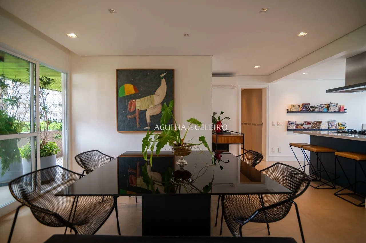 Apartamento Reformado e Impecavel em Moema – 17178