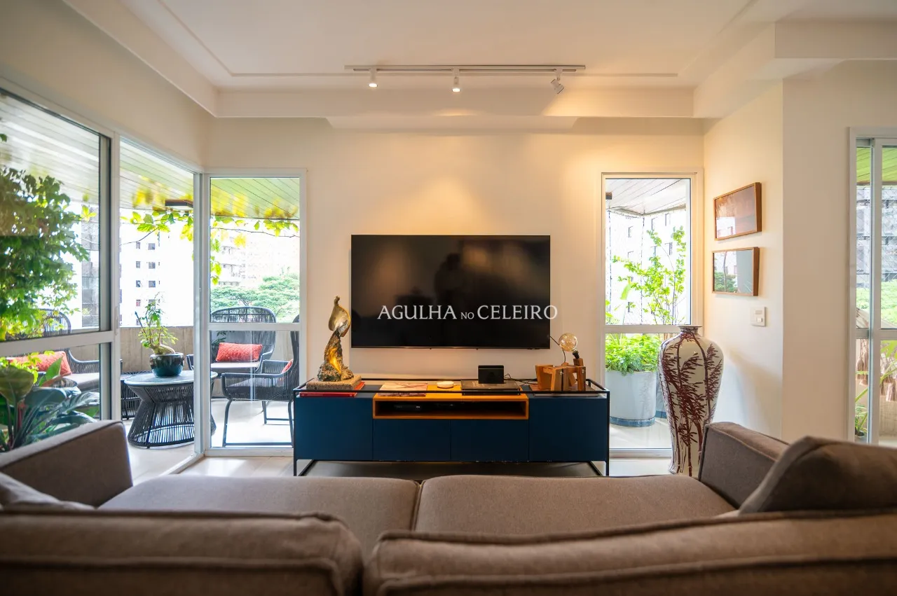 Apartamento Reformado e Impecavel em Moema – 17178