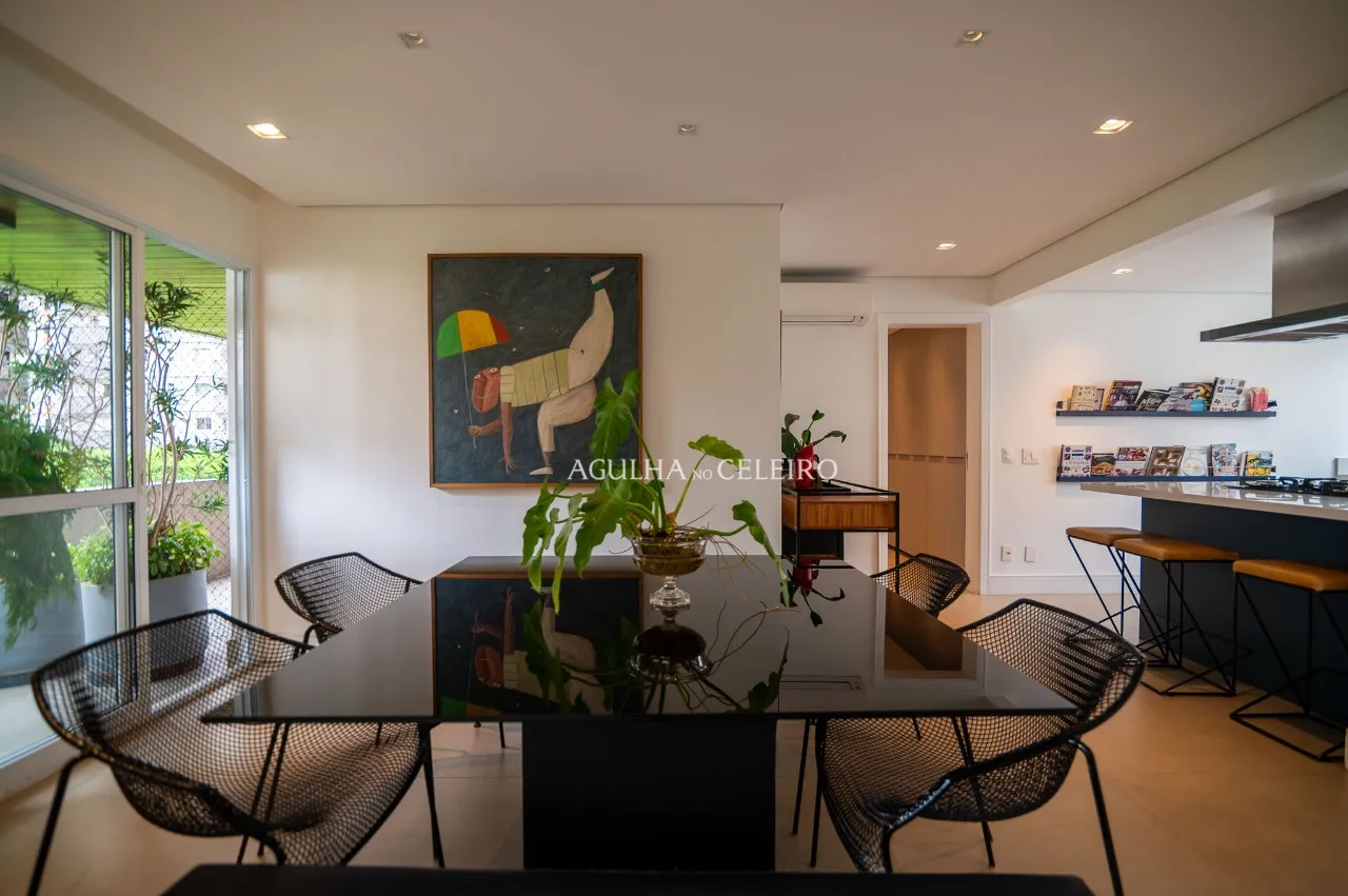 Apartamento Reformado e Impecavel em Moema – 17178