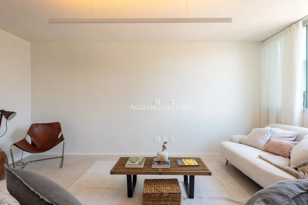 Apartamento totalmente reformado para venda no melhor do Itaim. – 18765