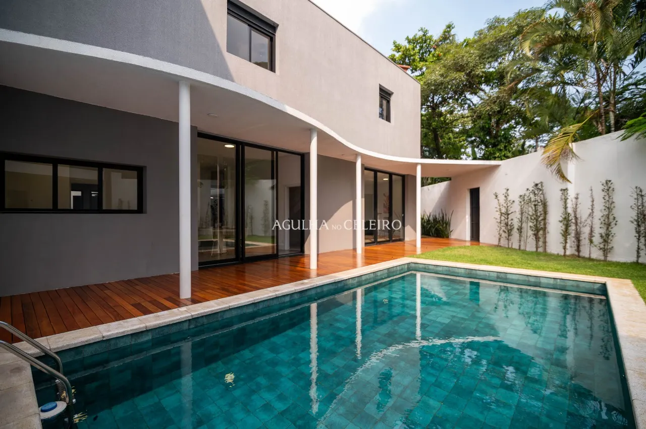 Casa deliciosa a 350 metros do Parque Ibirapuera à venda no Jardim Luzitânia. – 19098