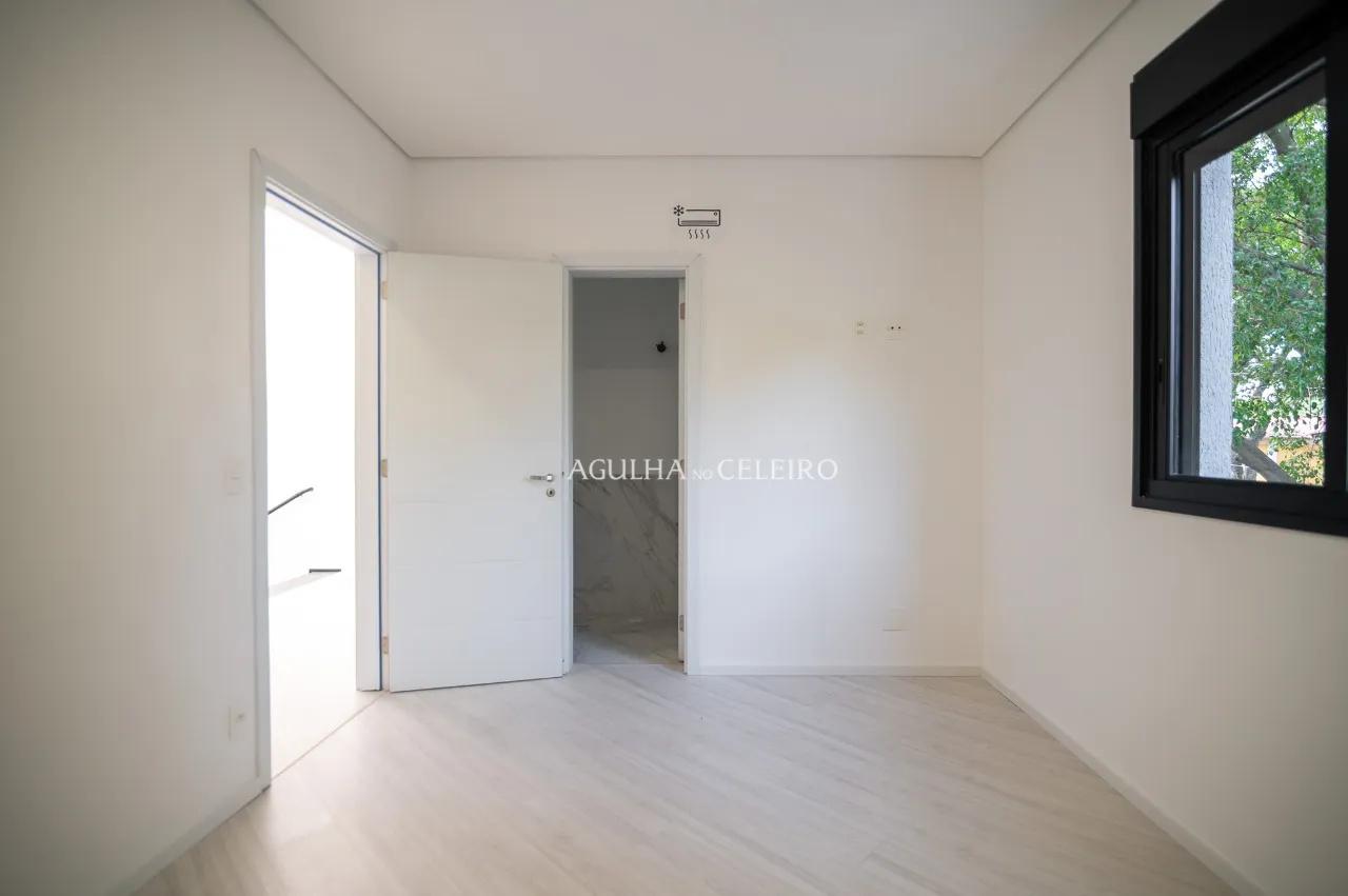 Casa deliciosa a 350 metros do Parque Ibirapuera à venda no Jardim Luzitânia. – 19098