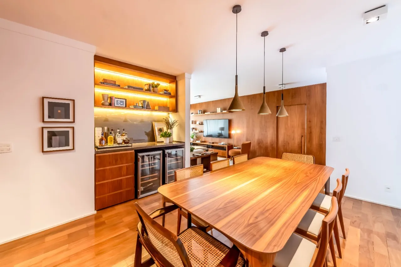 Apartamento com reforma irretocável e bem iluminado, em prédio com lazer no Jardim Paulista. – 19181