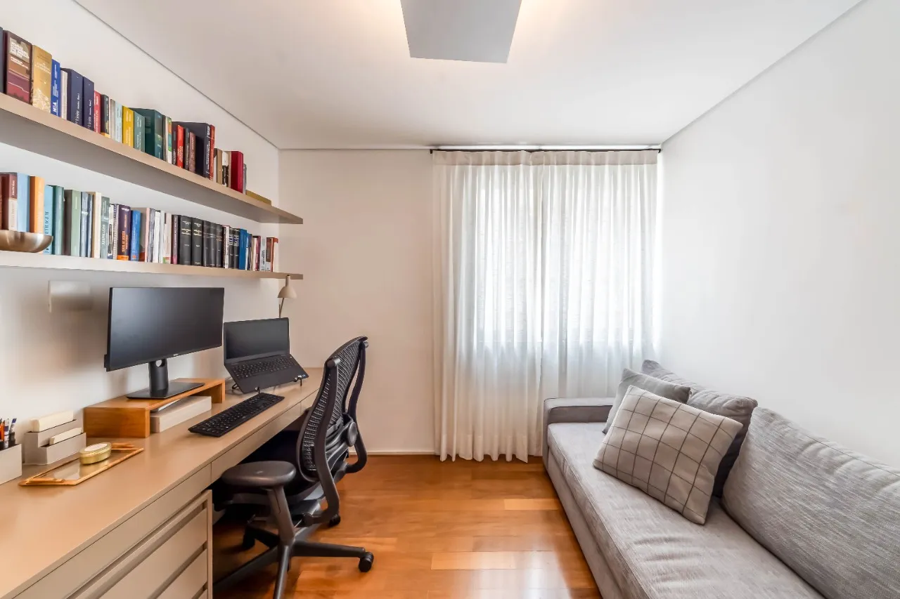 Apartamento com reforma irretocável e bem iluminado, em prédio com lazer no Jardim Paulista. – 19181