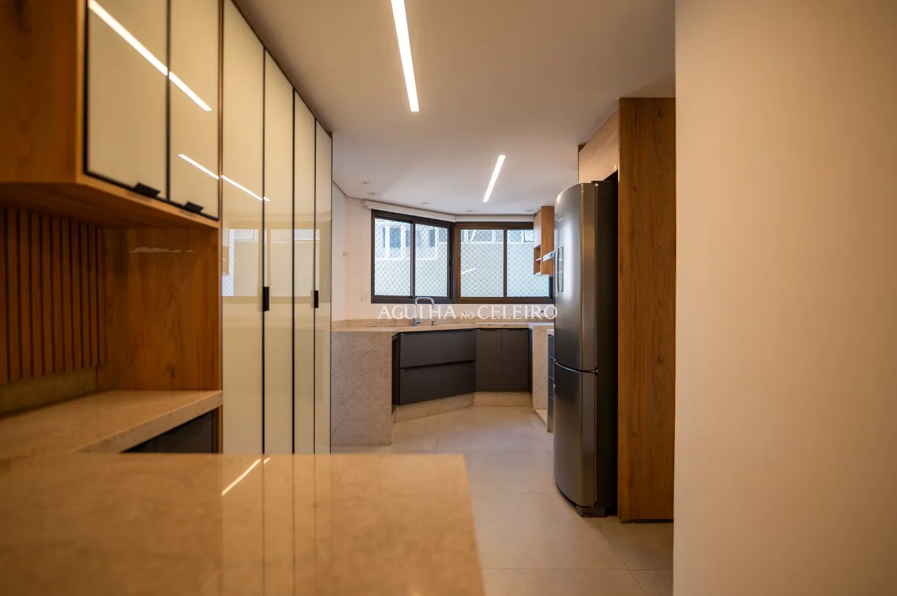 Apartamento reformado à venda na Vila Nova Conceição – 19242