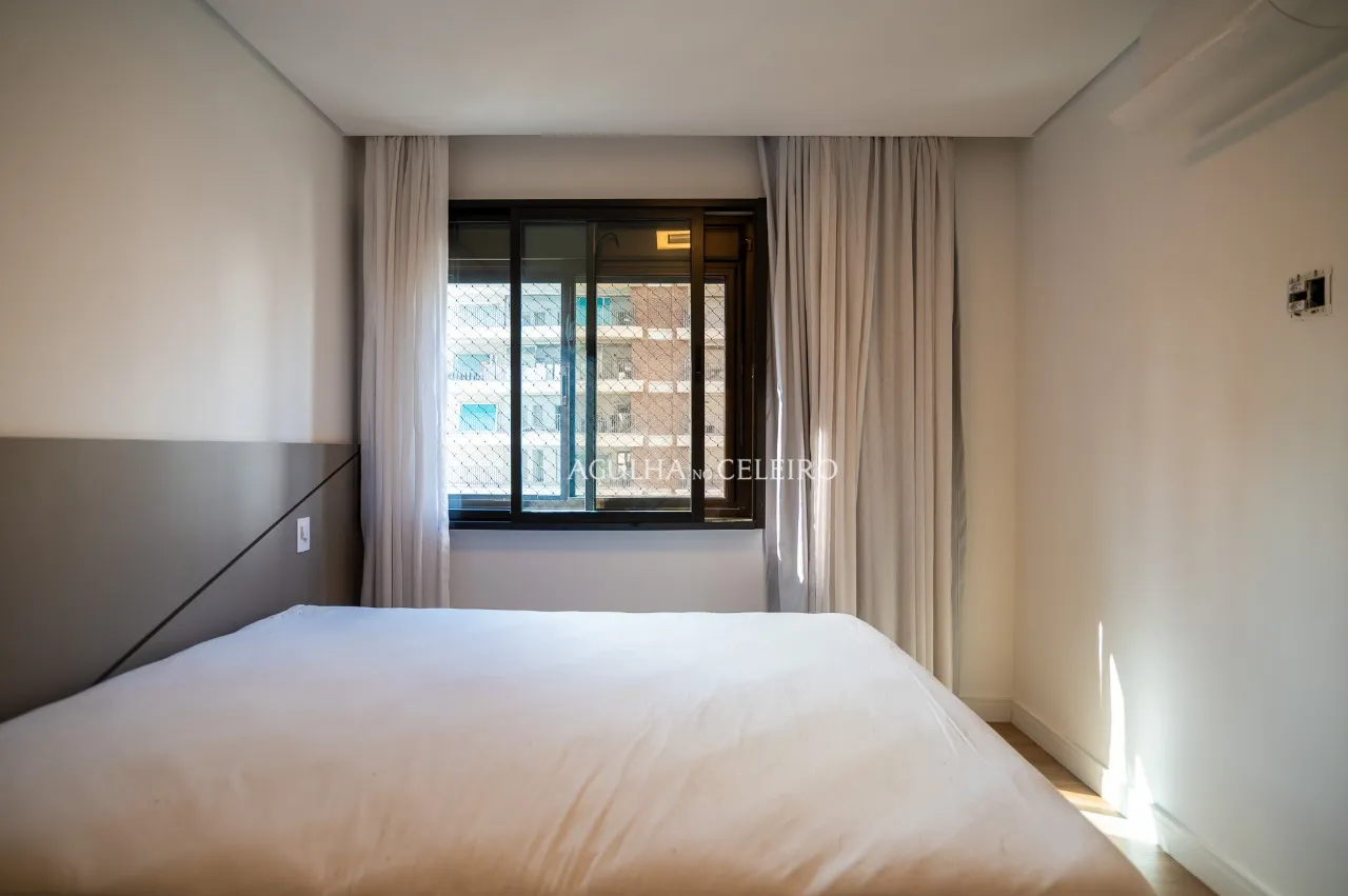 Apartamento reformado à venda na Vila Nova Conceição – 19242