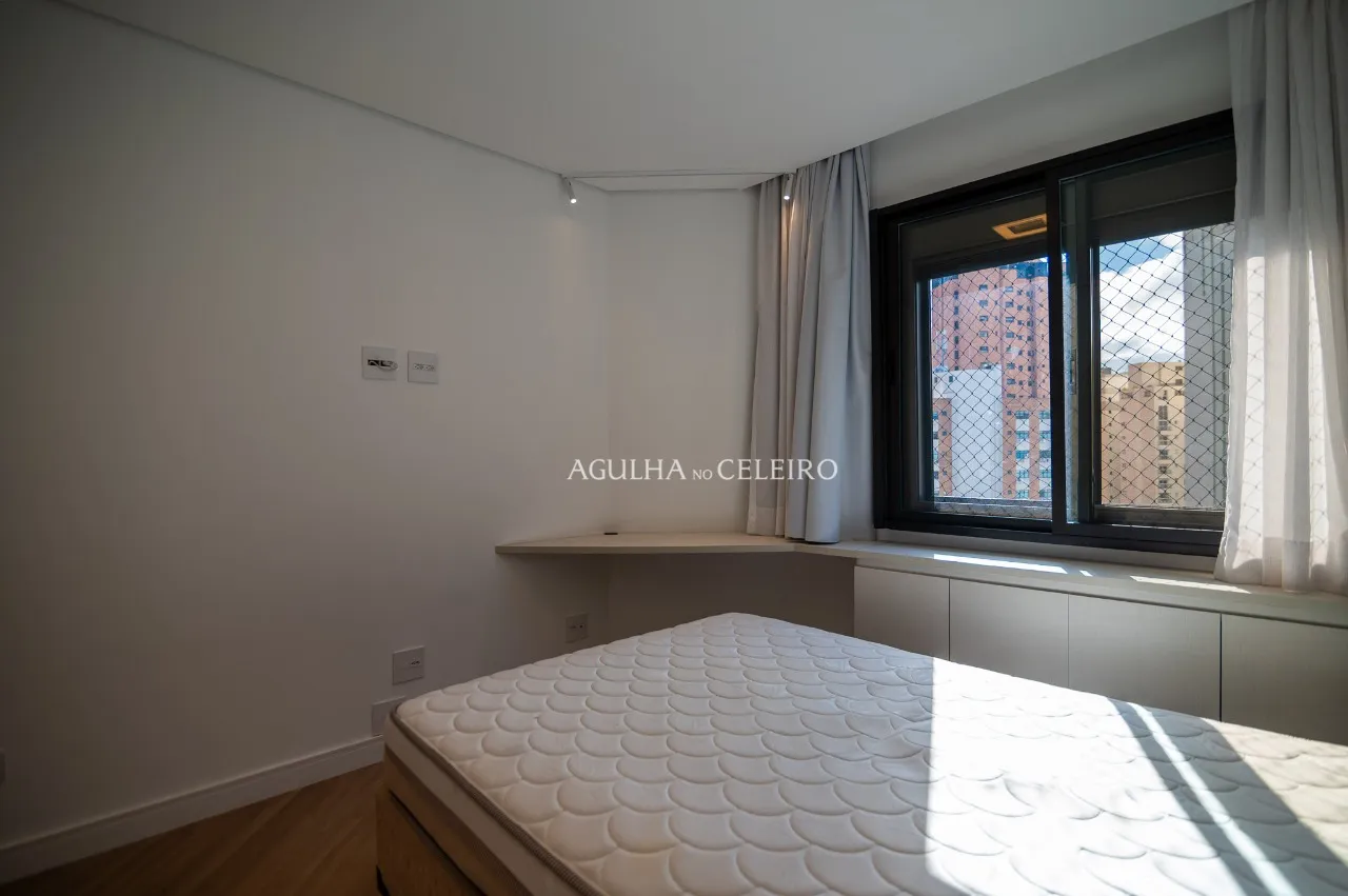 Apartamento reformado à venda na Vila Nova Conceição – 19242