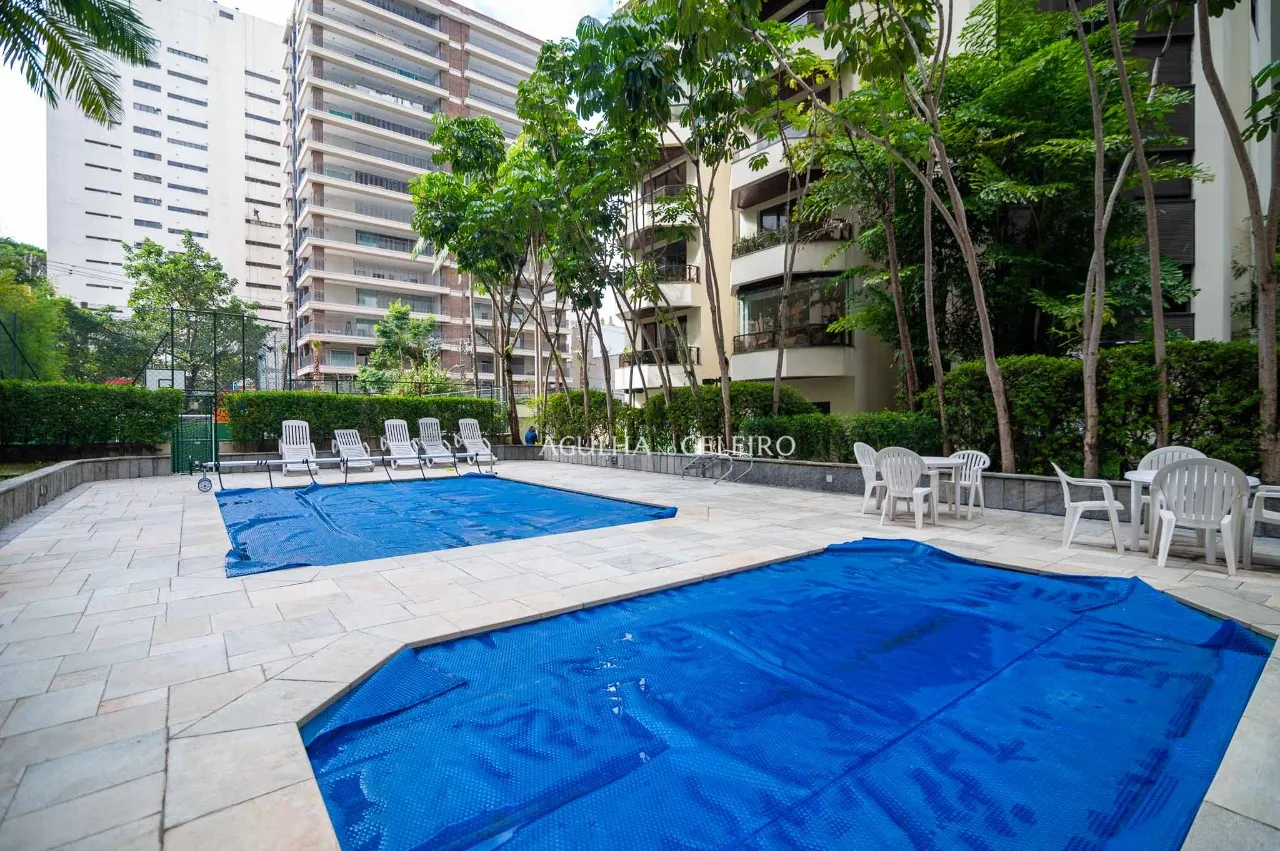 Apartamento reformado à venda na Vila Nova Conceição – 19242