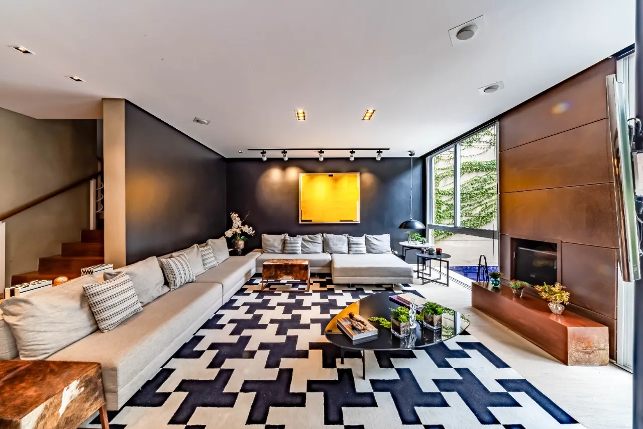 Casa com projeto amplo e iluminado, para viver com segurança, em um condomínio no Alto de Pinheiros. – 19287