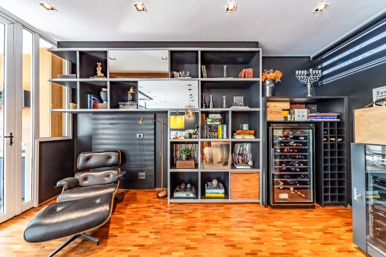 Casa com projeto amplo e iluminado, para viver com segurança, em um condomínio no Alto de Pinheiros. – 19287