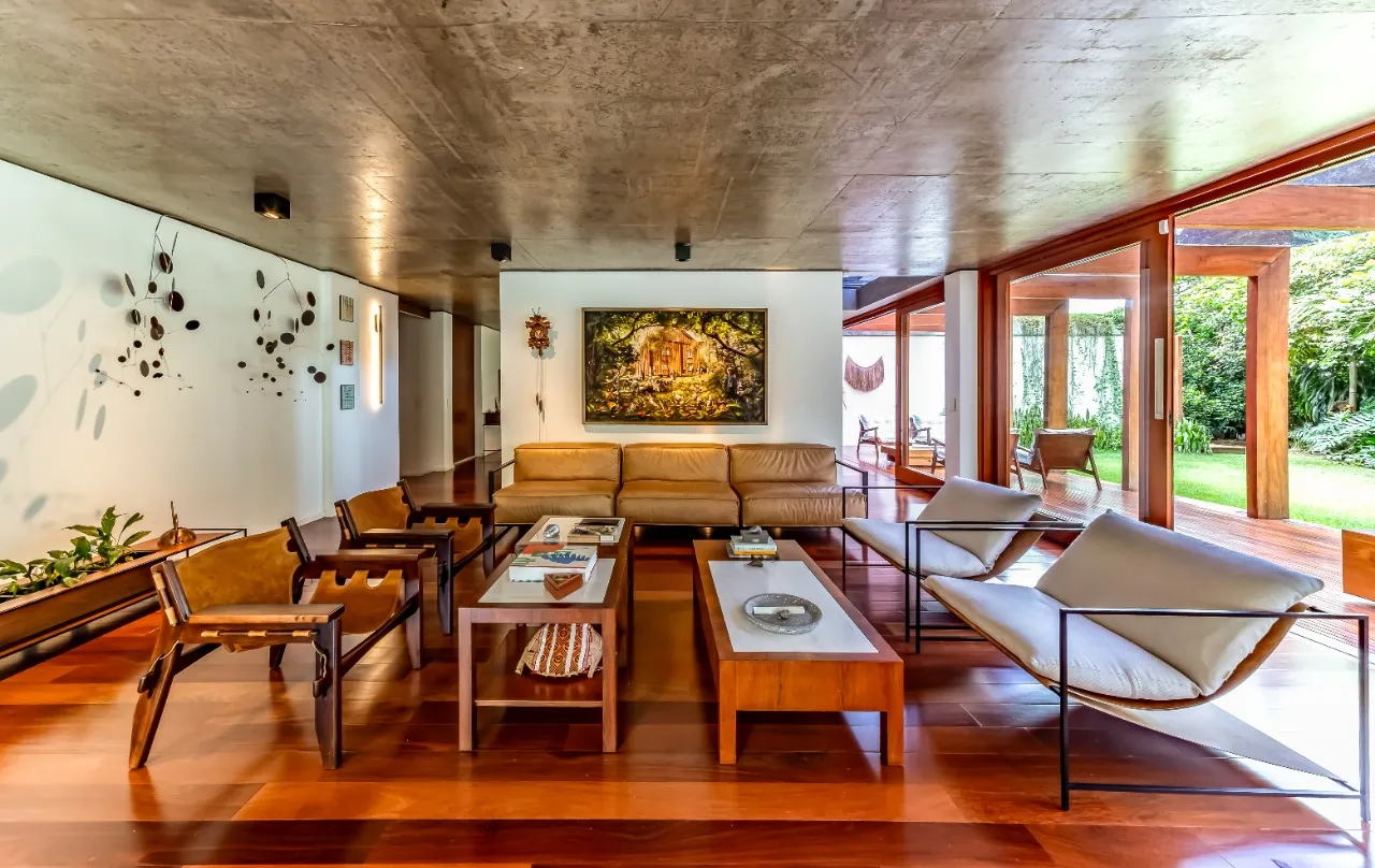 Casa com projeto cheio de bossa, acabamentos naturais e um paisagismo tropical, em Alto de Pinheiros – 19289