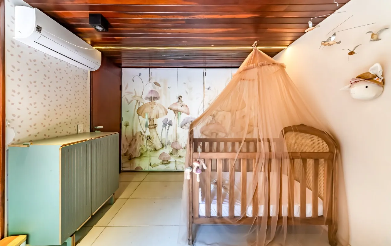 Casa com projeto cheio de bossa, acabamentos naturais e um paisagismo tropical, em Alto de Pinheiros – 19289