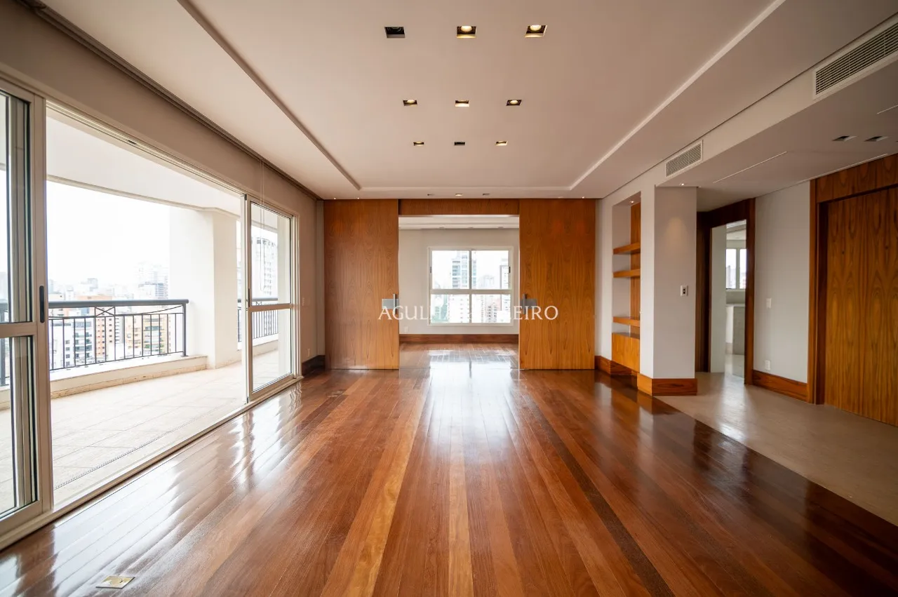 Amplo e sofisticado apartamento com planta inteligente e versátil. – 19330